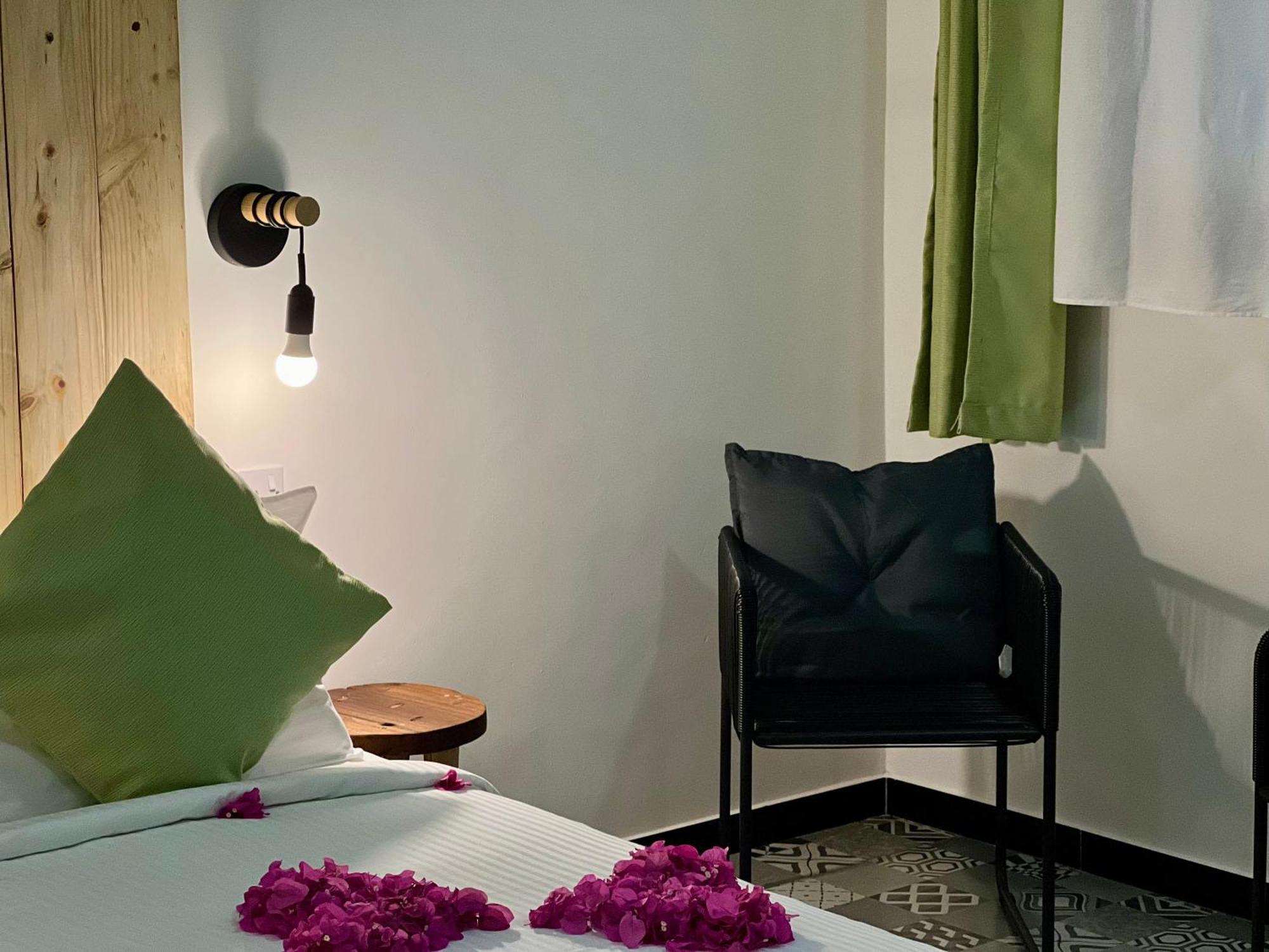 Opera Hotell 2*